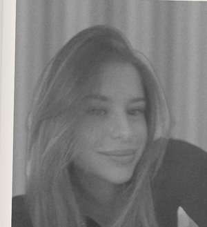 Sofia Piniella, founder of Verità, in a photo booth.